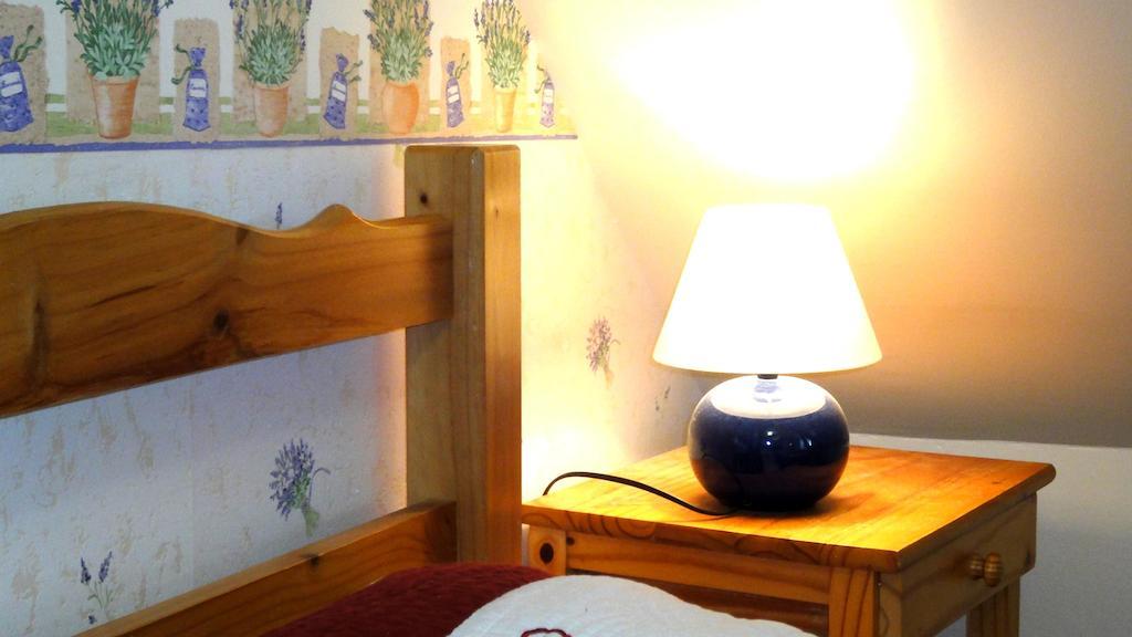 Les Chemins Verts Buissard Room photo