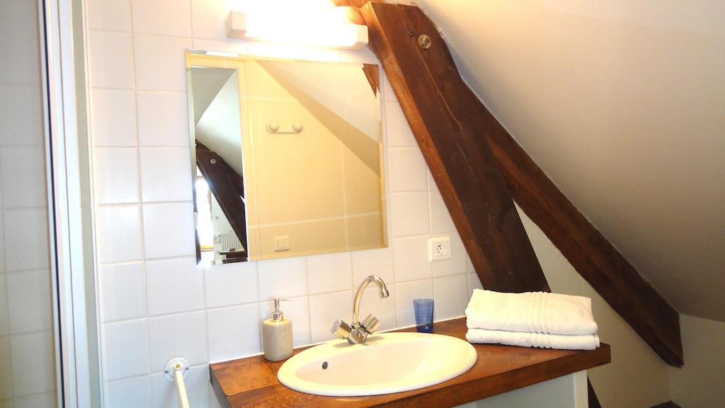 Les Chemins Verts Buissard Room photo
