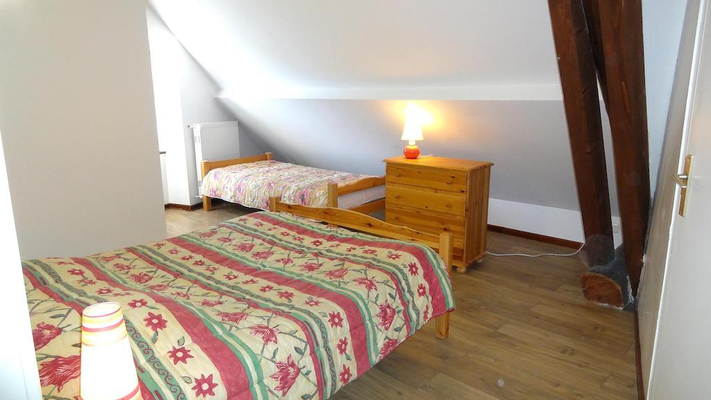 Les Chemins Verts Buissard Room photo