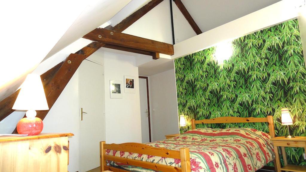 Les Chemins Verts Buissard Room photo