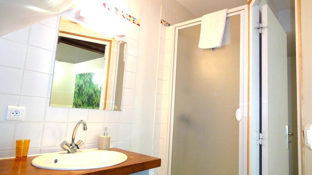 Les Chemins Verts Buissard Room photo