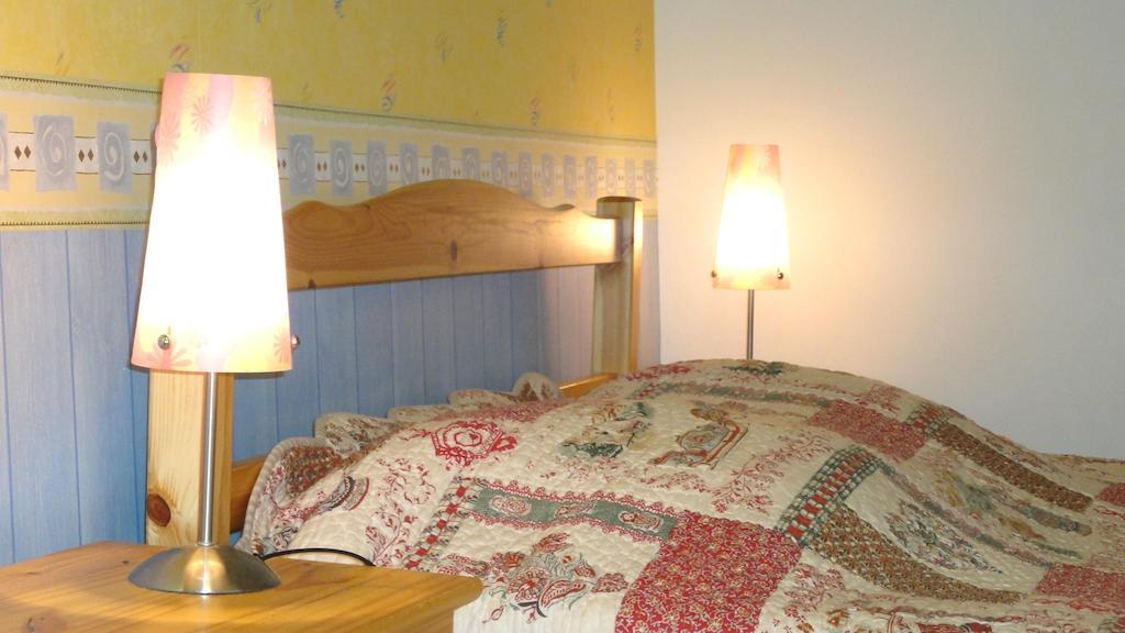Les Chemins Verts Buissard Room photo